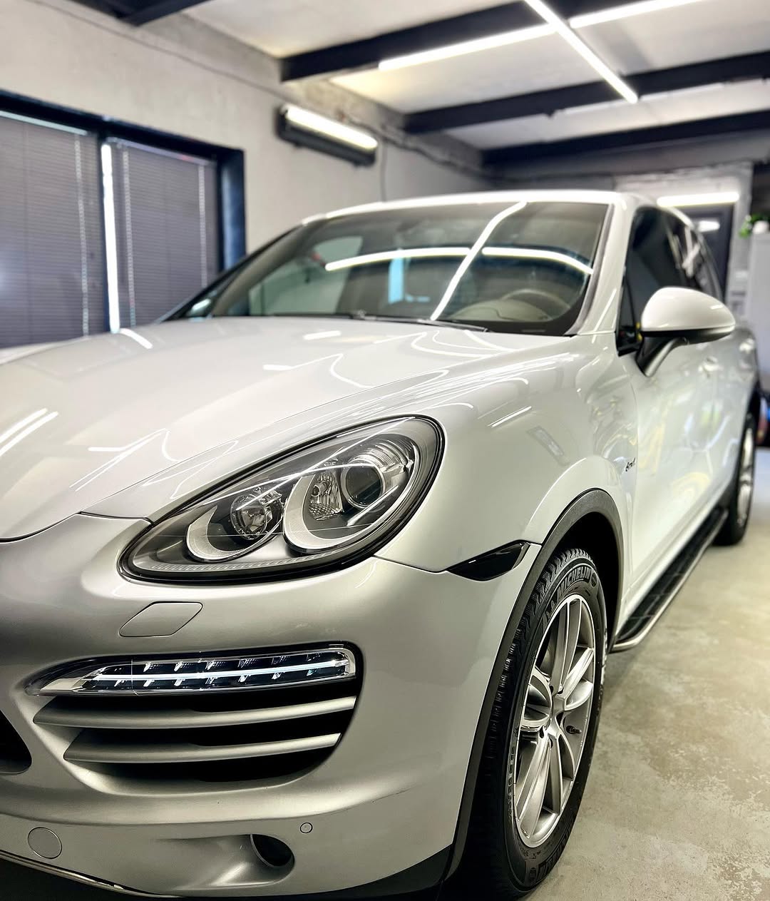 Porsche Cayenne — 1